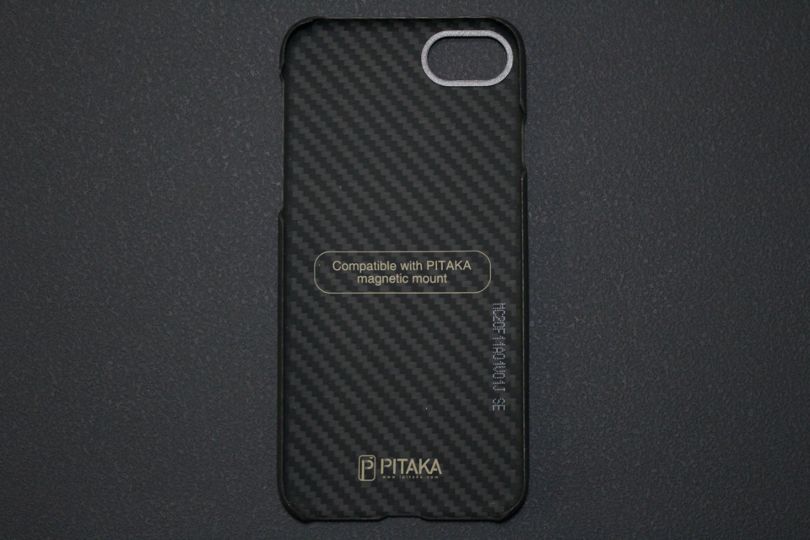 iPhone SE2(2020)用のPITAKA MagEZ Caseの内側