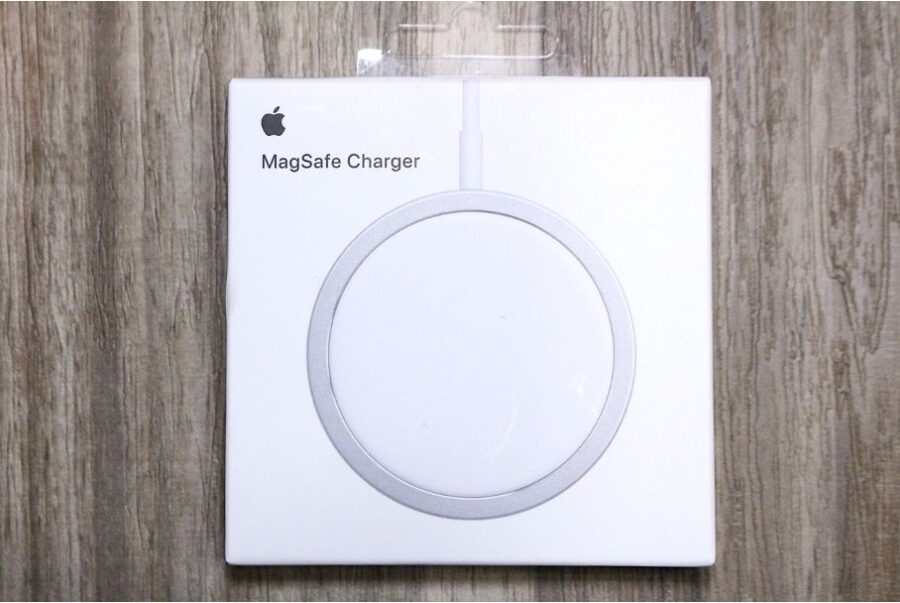 iPhone12シリーズ(無印・mini・Pro:Max）のApple MagSafe充電器外箱